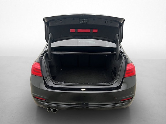 BMW 330e 8 of 30