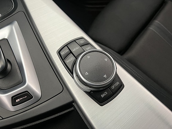 BMW 330e 16 of 30