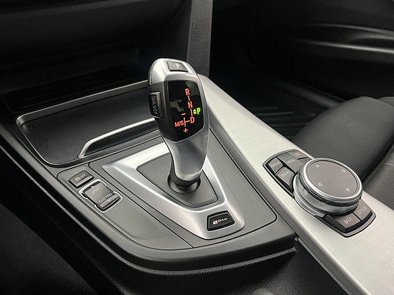 BMW 330e 15 of 30