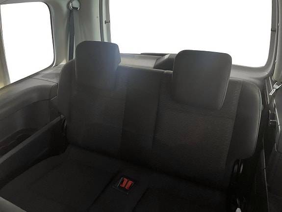 Volkswagen Caddy Maxi 13 of 17