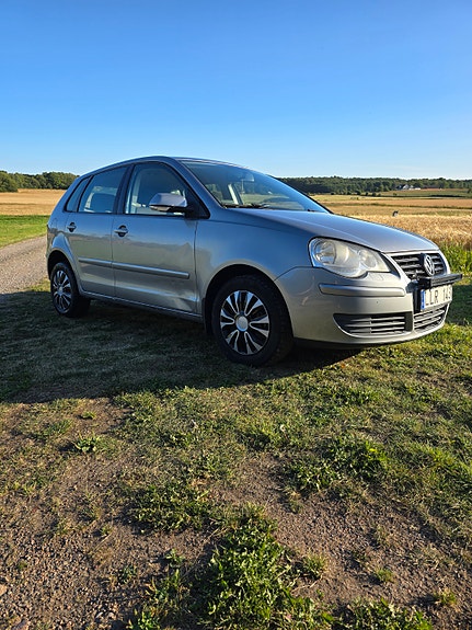 Volkswagen Polo 2 of 6