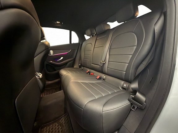 Mercedes-Benz GLC300 e 17 of 30