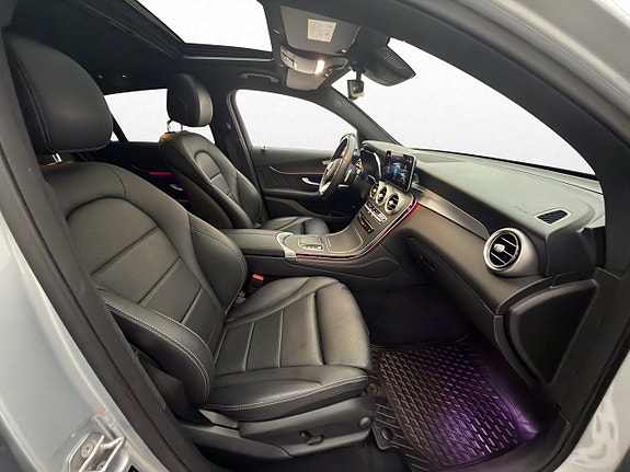 Mercedes-Benz GLC300 e 10 of 30