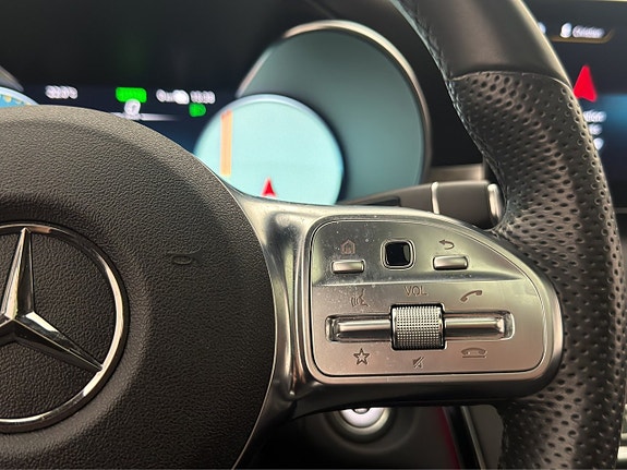 Mercedes-Benz GLC300 e 21 of 30