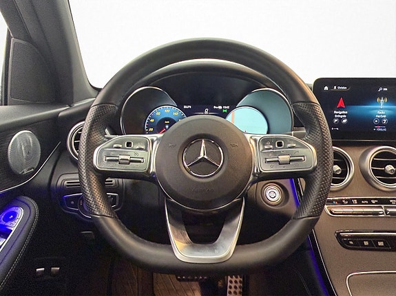 Mercedes-Benz GLC300 e 11 of 30