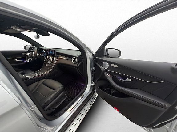 Mercedes-Benz GLC300 e 23 of 30