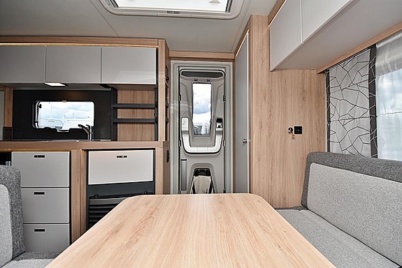 Knaus 420 QD Sport, Dubbelbädd 8 of 26