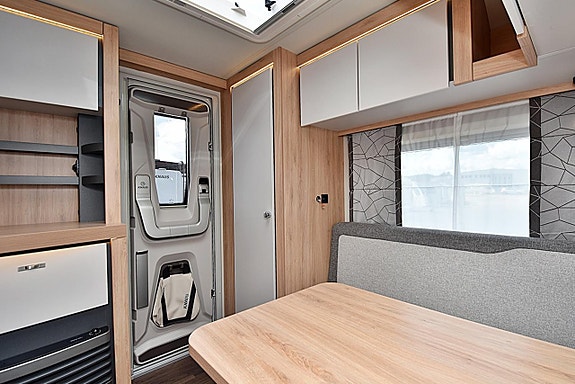 Knaus 420 QD Sport, Dubbelbädd 18 of 26