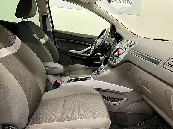 Ford Kuga 11 of 14