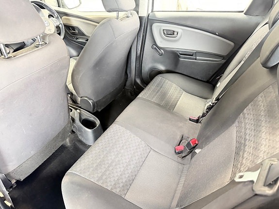 Toyota Yaris 17 of 22
