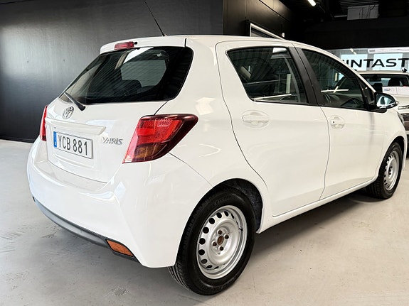 Toyota Yaris 7 of 22