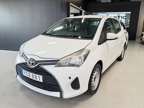 Toyota Yaris 5 of 22