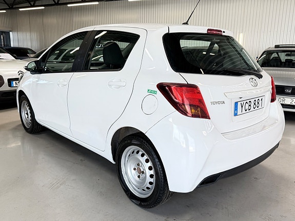 Toyota Yaris 6 of 22