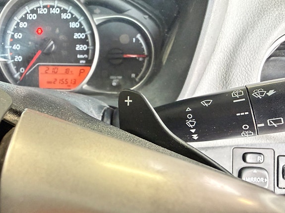 Toyota Yaris 14 of 22