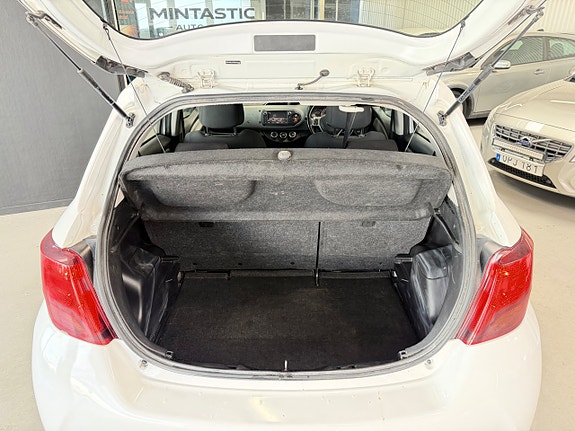Toyota Yaris 9 of 22