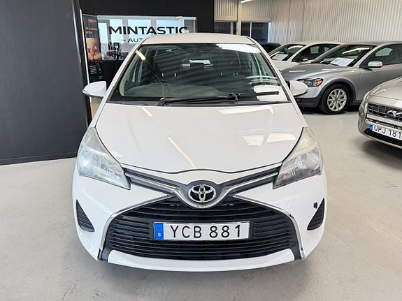 Toyota Yaris 4 of 22
