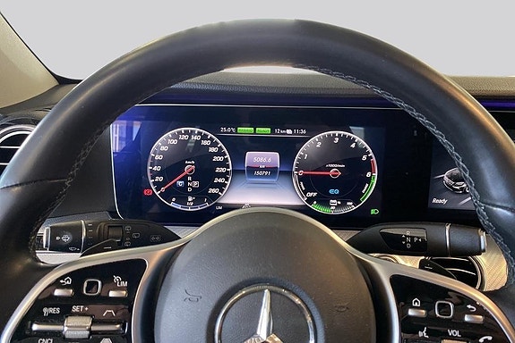 Mercedes-Benz E300 de 10 of 20