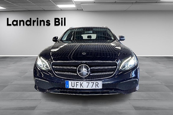 Mercedes-Benz E300 de 2 of 20