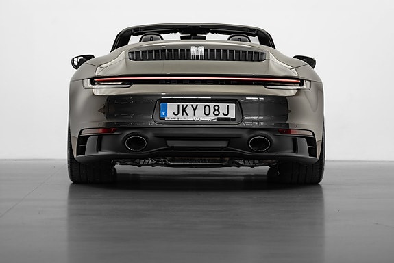 Porsche 911 8 of 30
