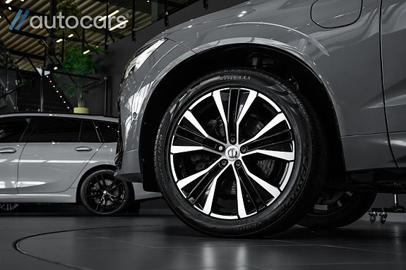 Volvo XC60 8 of 30
