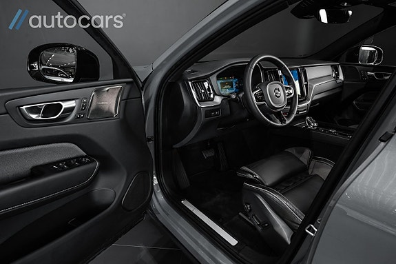 Volvo XC60 16 of 30