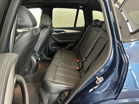 BMW iX3 12 of 16