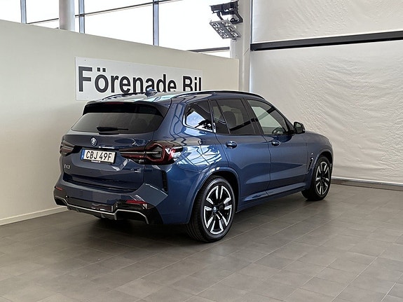 BMW iX3 15 of 16
