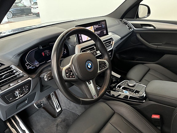 BMW iX3 7 of 16