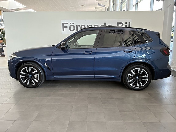 BMW iX3 3 of 16