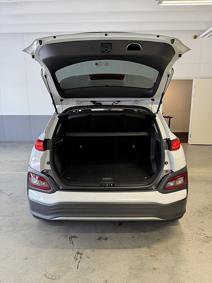 Hyundai Kona 17 of 22