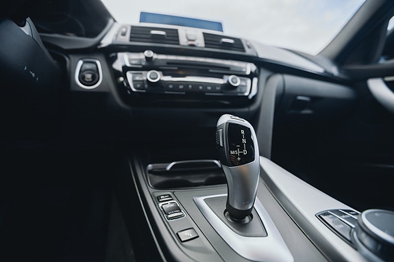 BMW 320d 9 of 12