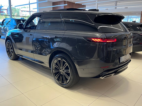 Land Rover Range Rover Sport 4 of 6