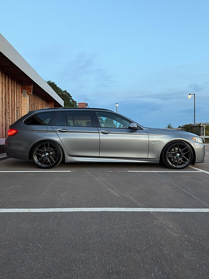 BMW 520d 3 of 12
