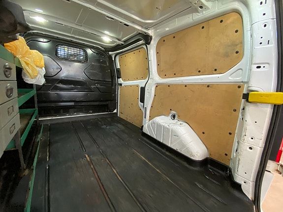 Ford Transit Custom 13 of 30