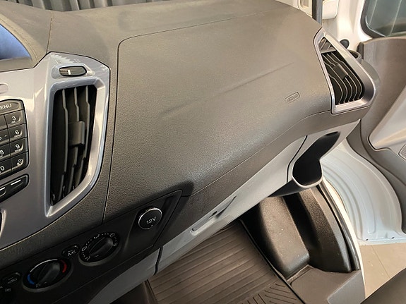 Ford Transit Custom 24 of 30