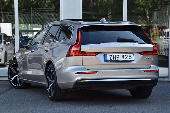 Volvo V60 5 of 28