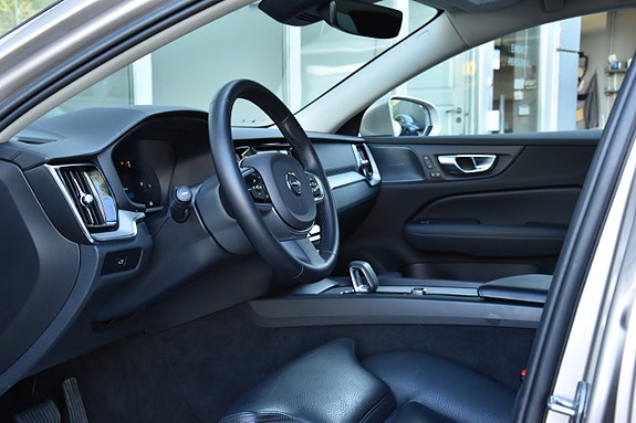Volvo V60 11 of 28