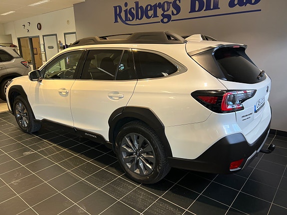 Subaru Outback 4 of 14