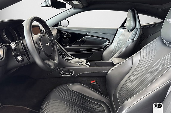 Aston Martin DB11 8 of 18