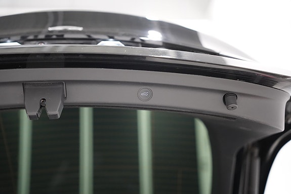 Tesla Model Y 23 of 23