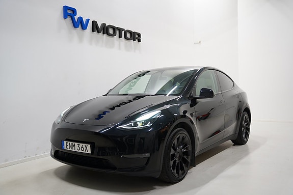 Tesla Model Y 3 of 23