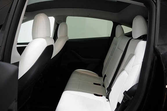 Tesla Model Y 20 of 23