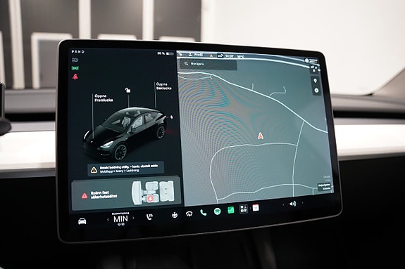 Tesla Model Y 19 of 23