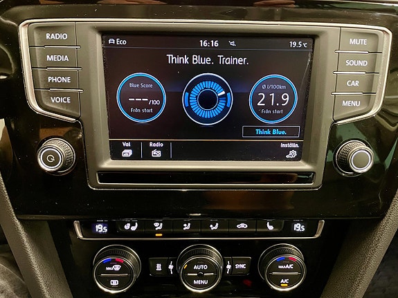 Volkswagen Passat 11 of 21