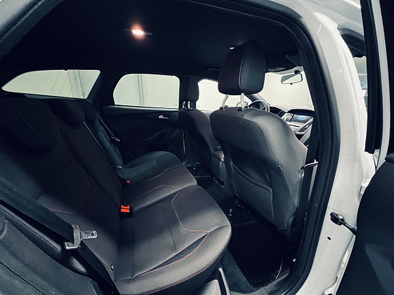 Ford Focus 13 of 24