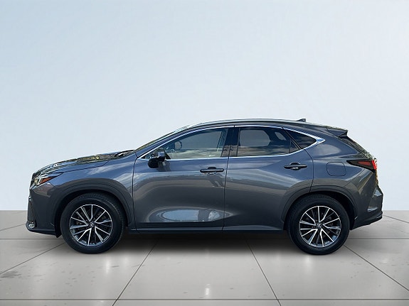 Lexus NX450h+ 4 of 26