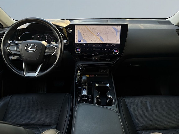 Lexus NX450h+ 8 of 26