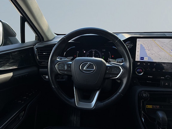 Lexus NX450h+ 9 of 26