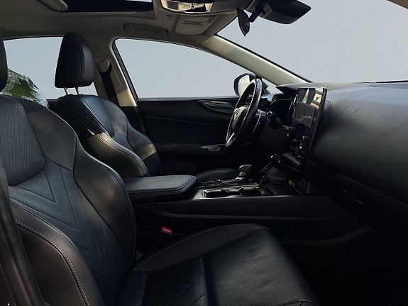Lexus NX450h+ 10 of 26
