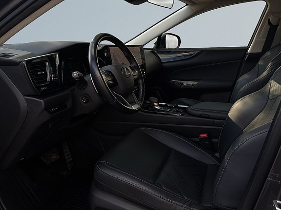 Lexus NX450h+ 7 of 26